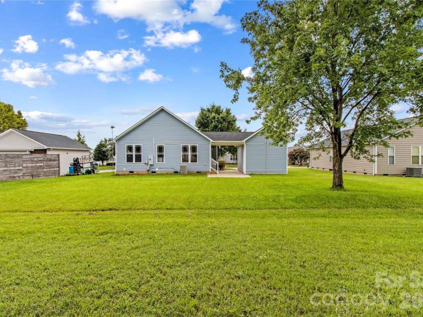 128 Tarrington Drive, Statesville, NC 28625.  MLS# CAR4411333, YatesRealty ID 42907. 