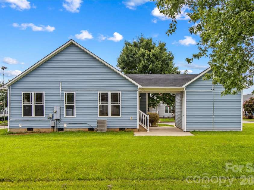 128 Tarrington Drive, Statesville, NC 28625.  MLS# CAR4411333, YatesRealty ID 42907. 