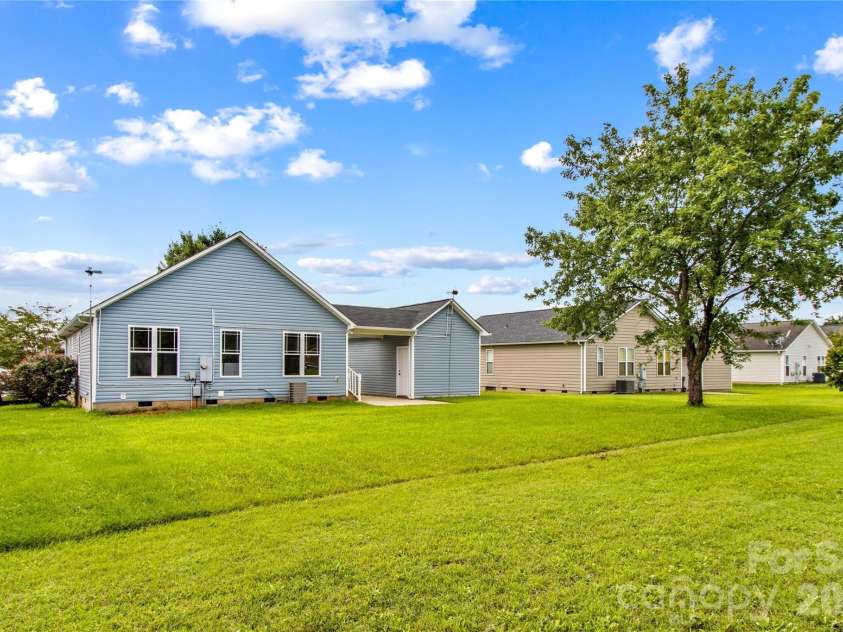 128 Tarrington Drive, Statesville, NC 28625.  MLS# CAR4411333, YatesRealty ID 42907. 