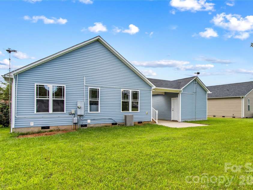 128 Tarrington Drive, Statesville, NC 28625.  MLS# CAR4411333, YatesRealty ID 42907. 
