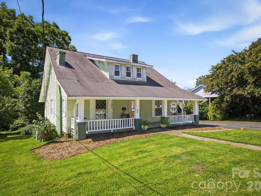 115 Evans Street, Morganton, NC 28655.  MLS# CAR4411941, YatesRealty ID 42908. 