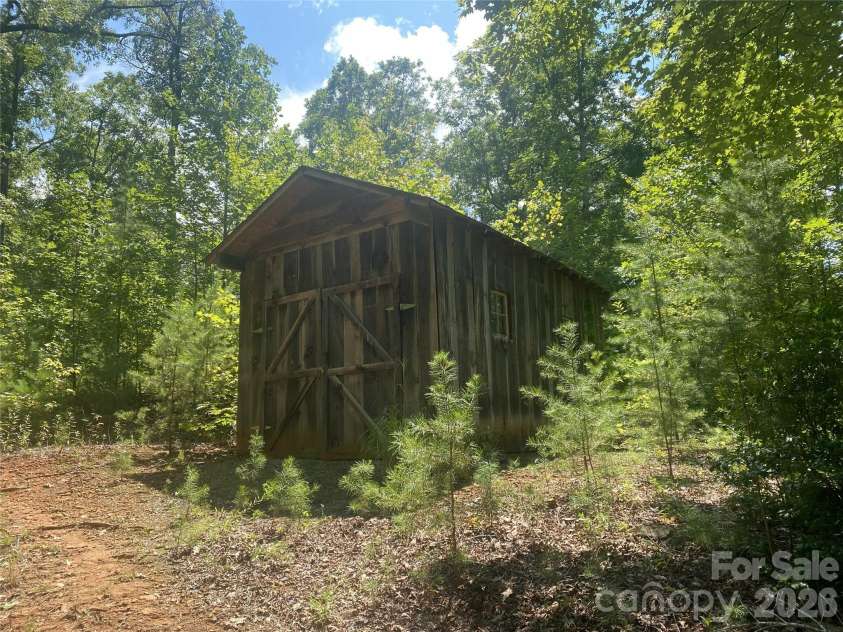 1886 Old Linville Road, Marion, NC 28752.  MLS# CAR4410849, YatesRealty ID 42909. 