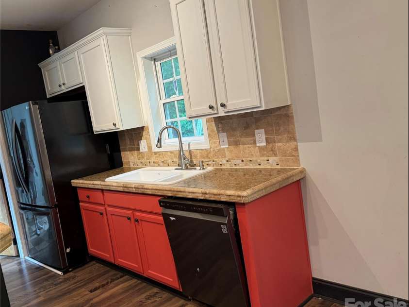 1886 Old Linville Road, Marion, NC 28752.  MLS# CAR4410849, YatesRealty ID 42909. Kitchen