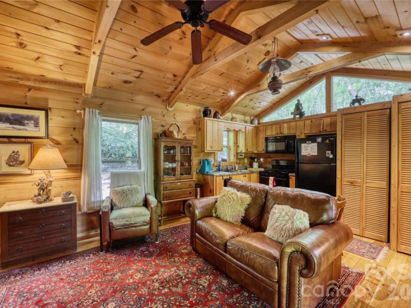 125 Hummingbird Lane, Newland, NC 28657.  MLS# CAR4357374, YatesRealty ID 4291. 