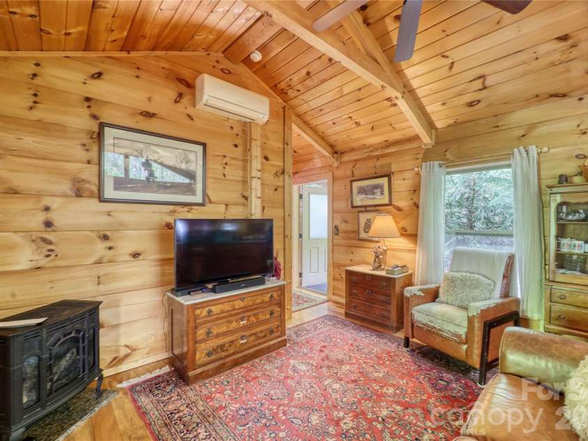 125 Hummingbird Lane, Newland, NC 28657.  MLS# CAR4357374, YatesRealty ID 4291. 