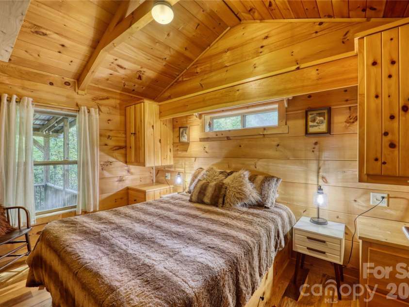 125 Hummingbird Lane, Newland, NC 28657.  MLS# CAR4357374, YatesRealty ID 4291. 