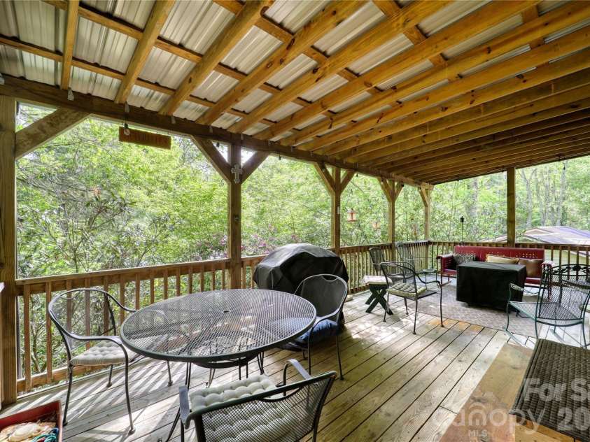 125 Hummingbird Lane, Newland, NC 28657.  MLS# CAR4357374, YatesRealty ID 4291. 