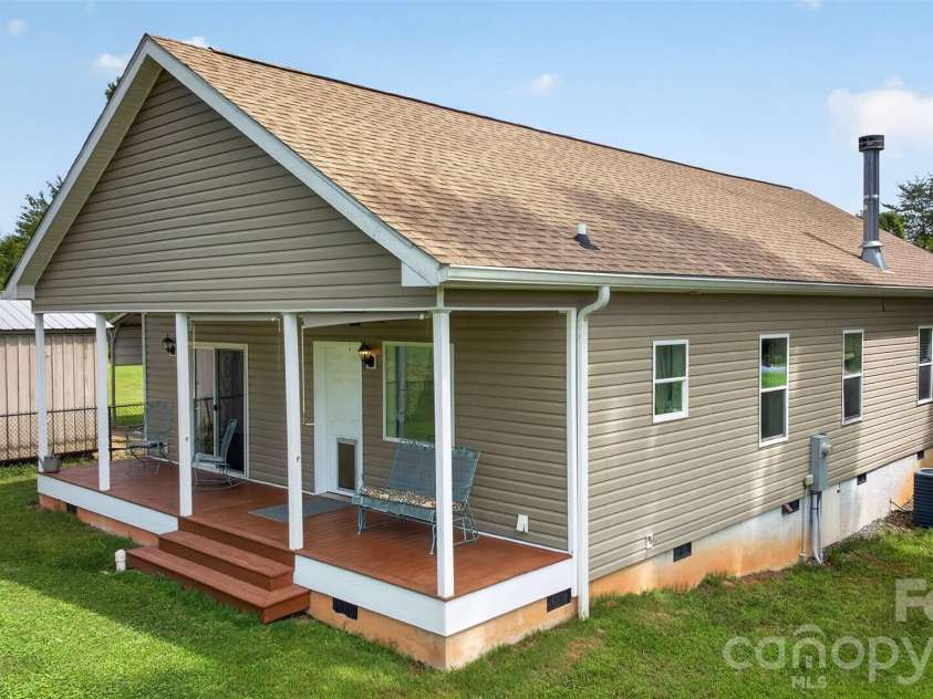 1568 John Smith Road, Columbus, NC 28722.  MLS# CAR4407837, YatesRealty ID 42911. 