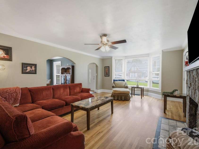 513 Bouchard Avenue, Valdese, NC 28690.  MLS# CAR4408279, YatesRealty ID 42912. 