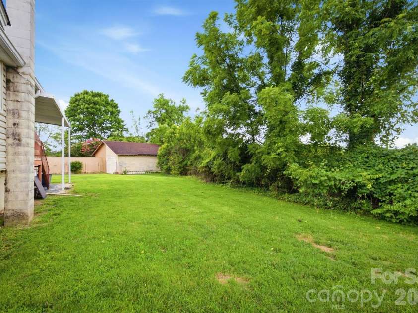 513 Bouchard Avenue, Valdese, NC 28690.  MLS# CAR4408279, YatesRealty ID 42912. 