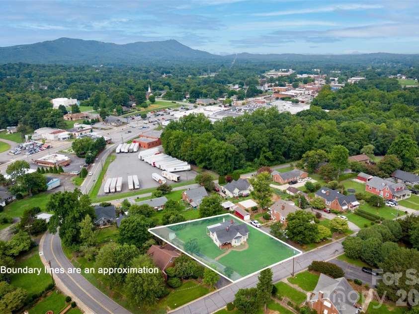 513 Bouchard Avenue, Valdese, NC 28690.  MLS# CAR4408279, YatesRealty ID 42912. 
