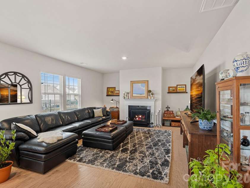 262 Abersham Drive, Mooresville, NC 28115.  MLS# CAR4409392, YatesRealty ID 42916. 