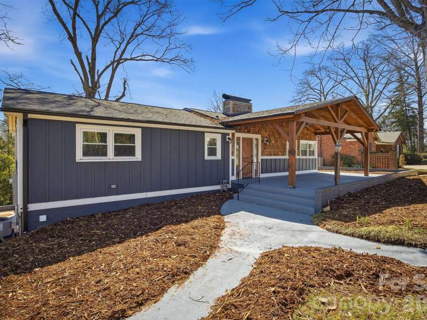 223 Park Drive, Morganton, NC 28655.  MLS# CAR4357060, YatesRealty ID 4292. 