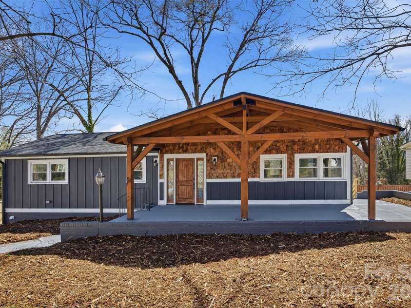 223 Park Drive, Morganton, NC 28655.  MLS# CAR4357060, YatesRealty ID 4292. 