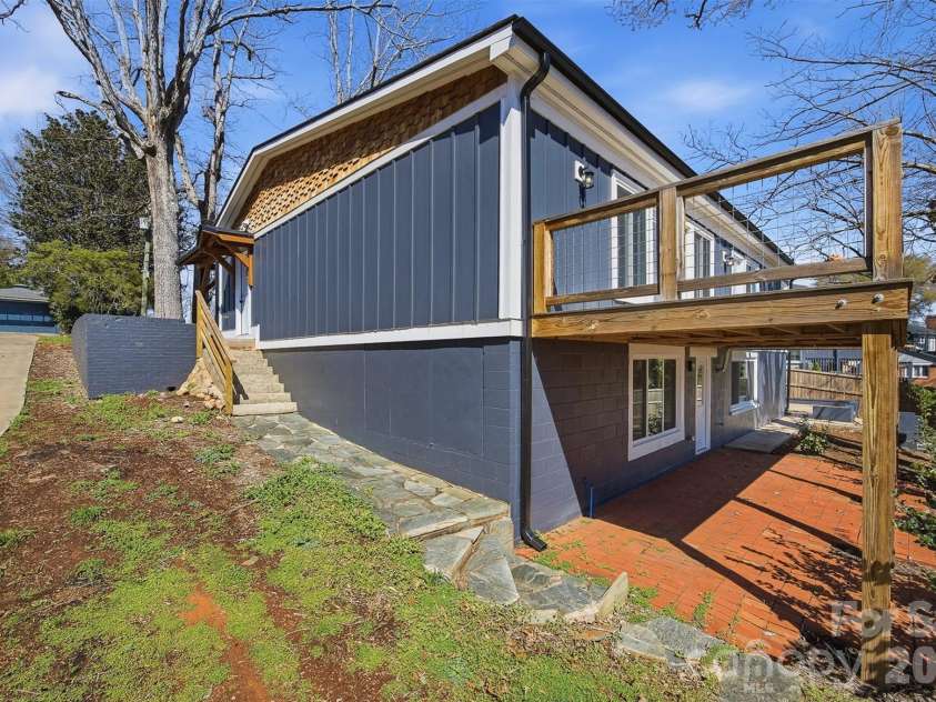 223 Park Drive, Morganton, NC 28655.  MLS# CAR4357060, YatesRealty ID 4292. 
