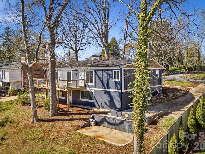 223 Park Drive, Morganton, NC 28655.  MLS# CAR4357060, YatesRealty ID 4292. 