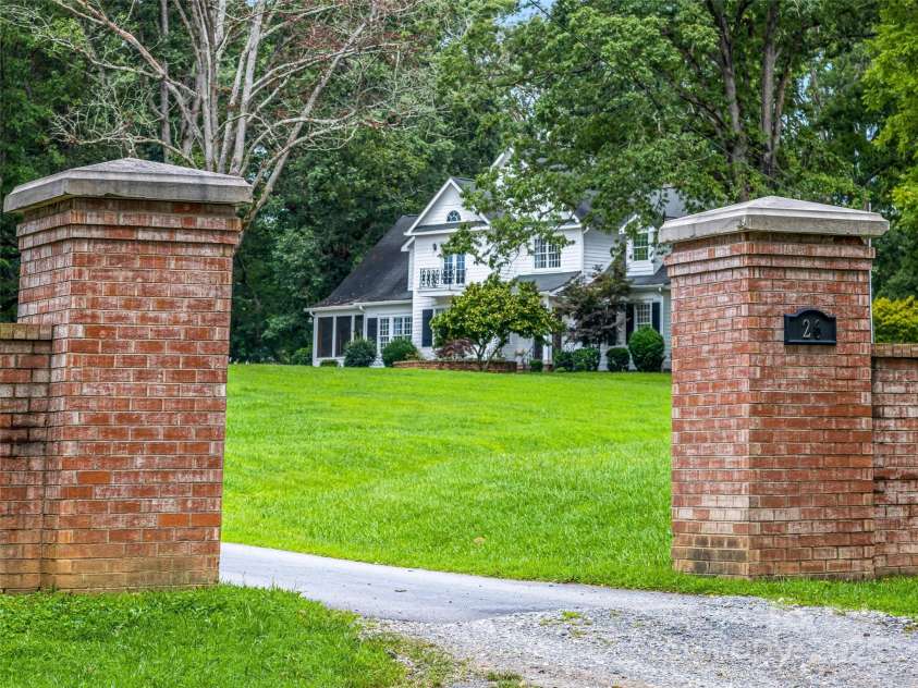 26 Cook Lane, Mills River, NC 28759.  MLS# CAR4301878, YatesRealty ID 4292. 