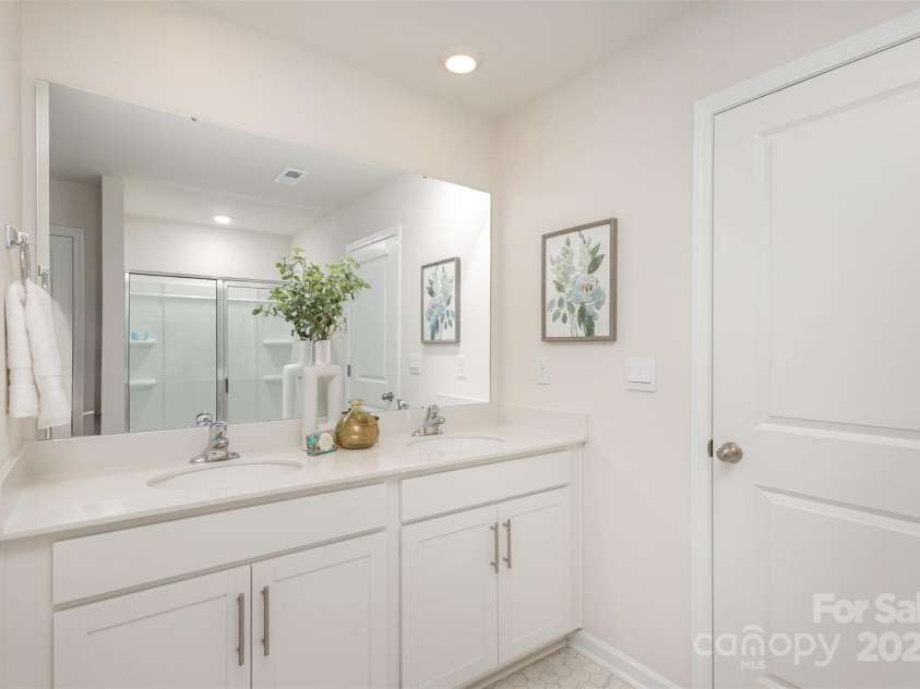 7109 Mills Road, Charlotte, NC 28216.  MLS# CAR4270548, YatesRealty ID 4292. 