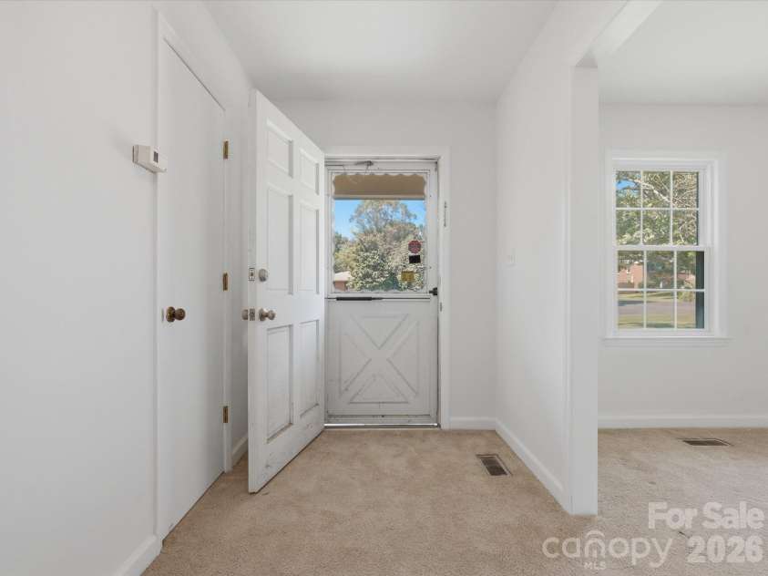 14232 Springwater Drive, Matthews, NC 28105.  MLS# CAR4407317, YatesRealty ID 42920. 
