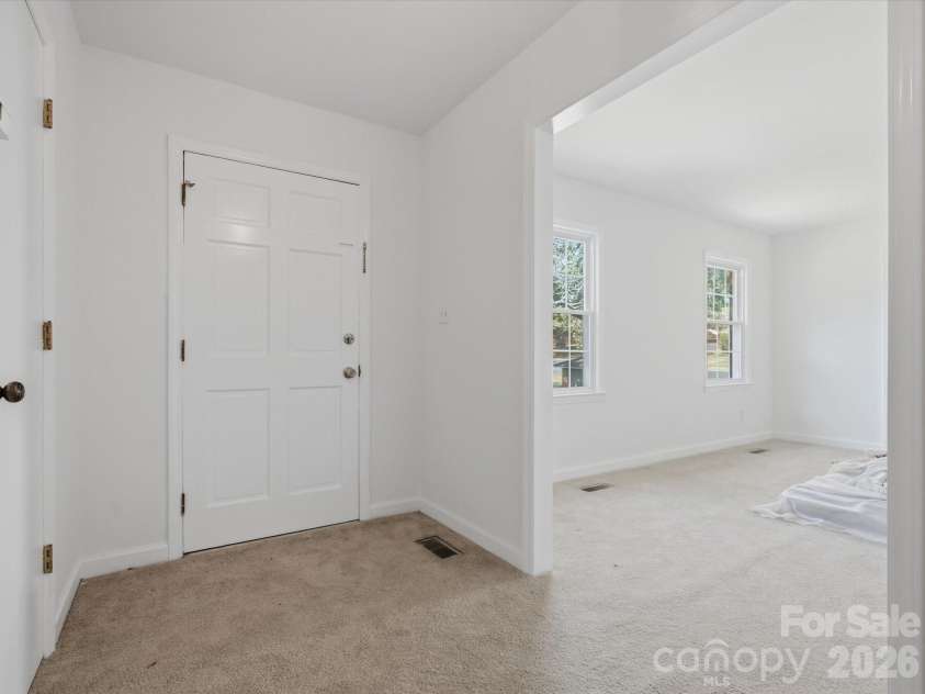 14232 Springwater Drive, Matthews, NC 28105.  MLS# CAR4407317, YatesRealty ID 42920. 