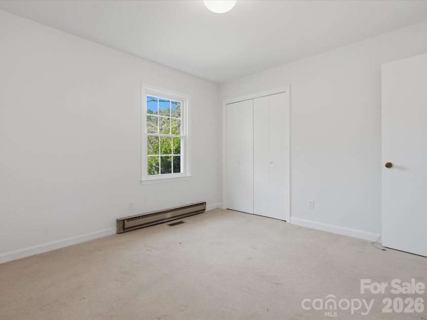 14232 Springwater Drive, Matthews, NC 28105.  MLS# CAR4407317, YatesRealty ID 42920. 