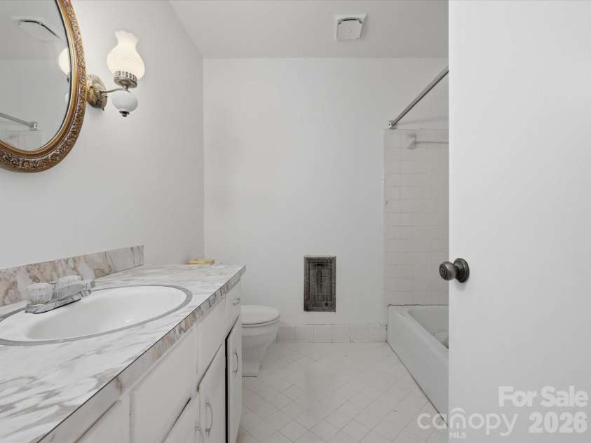 14232 Springwater Drive, Matthews, NC 28105.  MLS# CAR4407317, YatesRealty ID 42920. 