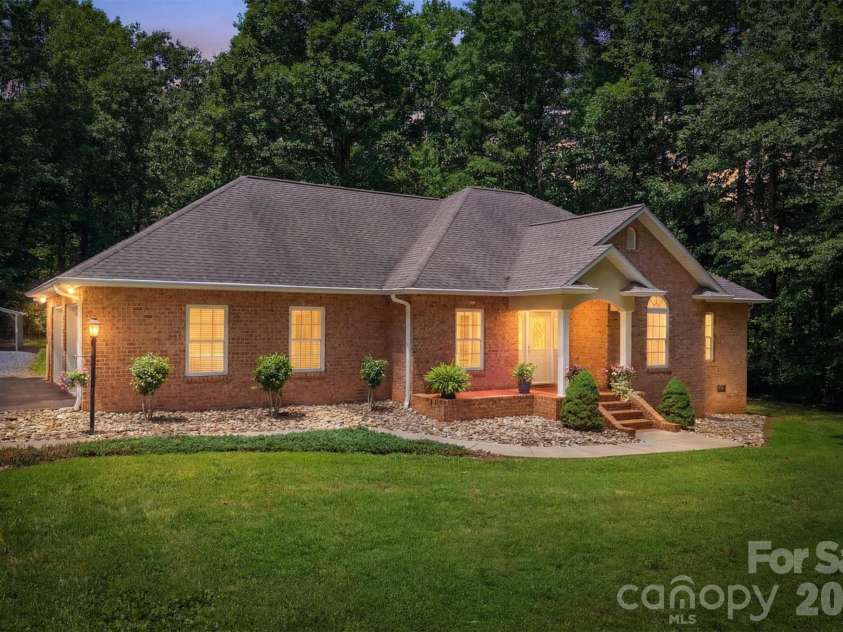 5572 Hayes Waters Road, Morganton, NC 28655.  MLS# CAR4409367, YatesRealty ID 42921. 