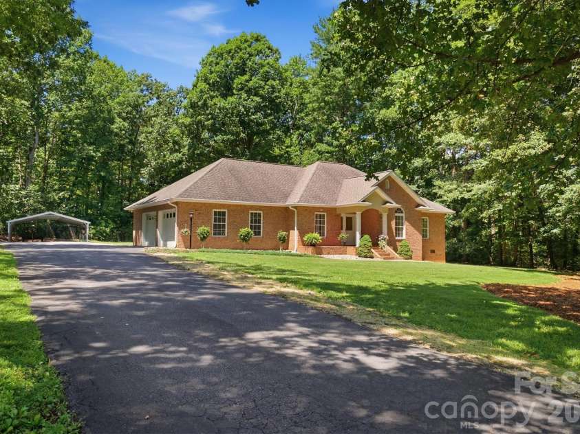 5572 Hayes Waters Road, Morganton, NC 28655.  MLS# CAR4409367, YatesRealty ID 42921. 