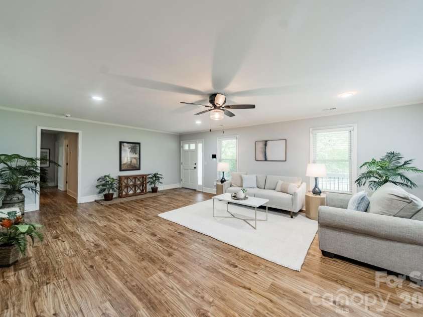 7400 Sample Road, Huntersville, NC 28078.  MLS# CAR4399650, YatesRealty ID 42923. 