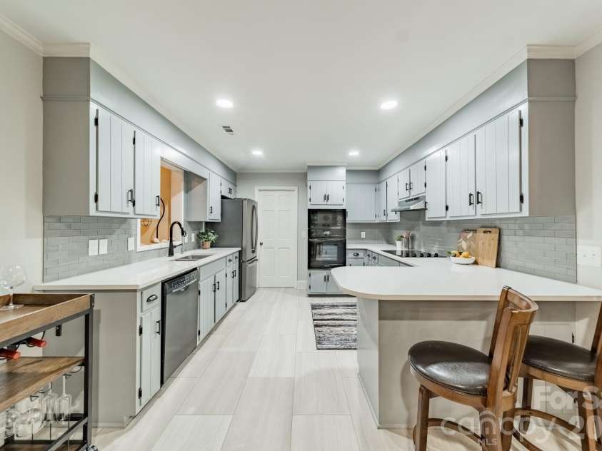 7400 Sample Road, Huntersville, NC 28078.  MLS# CAR4399650, YatesRealty ID 42923. 
