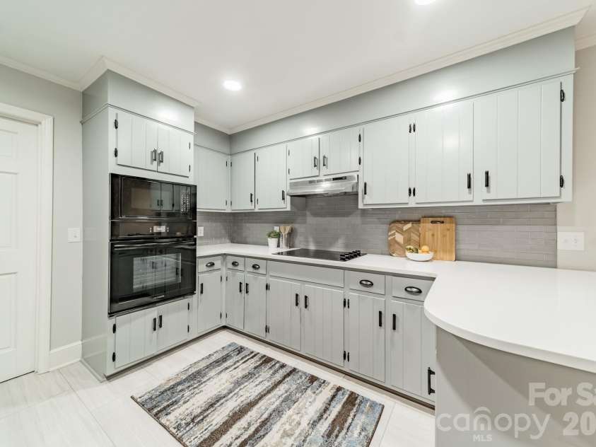7400 Sample Road, Huntersville, NC 28078.  MLS# CAR4399650, YatesRealty ID 42923. 
