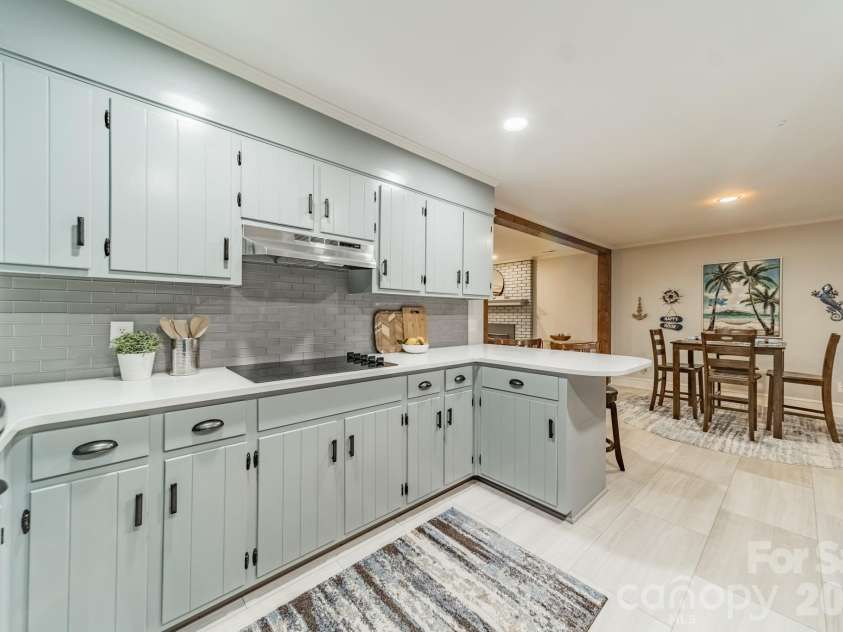 7400 Sample Road, Huntersville, NC 28078.  MLS# CAR4399650, YatesRealty ID 42923. 