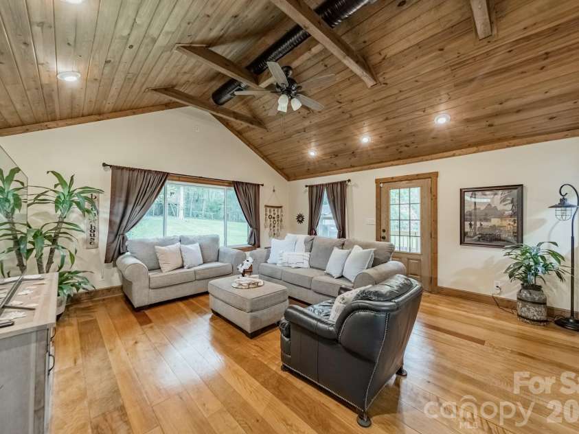 7400 Sample Road, Huntersville, NC 28078.  MLS# CAR4399650, YatesRealty ID 42923. 