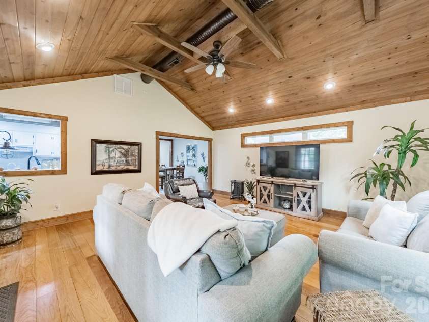 7400 Sample Road, Huntersville, NC 28078.  MLS# CAR4399650, YatesRealty ID 42923. 