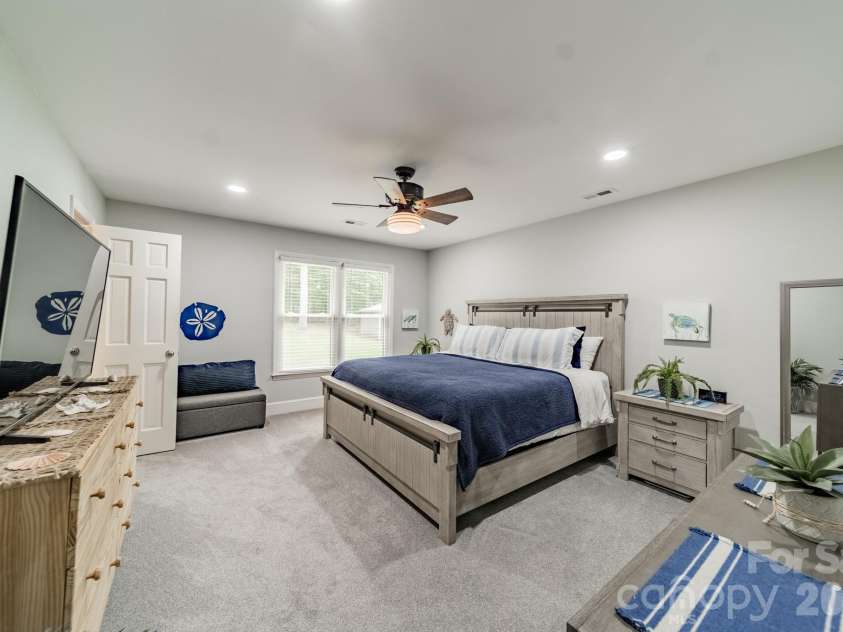 7400 Sample Road, Huntersville, NC 28078.  MLS# CAR4399650, YatesRealty ID 42923. 