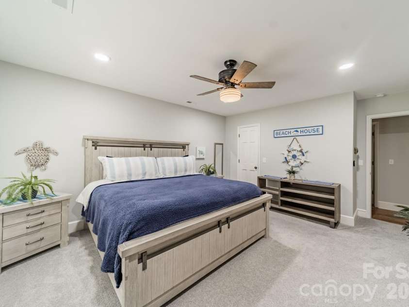 7400 Sample Road, Huntersville, NC 28078.  MLS# CAR4399650, YatesRealty ID 42923. 