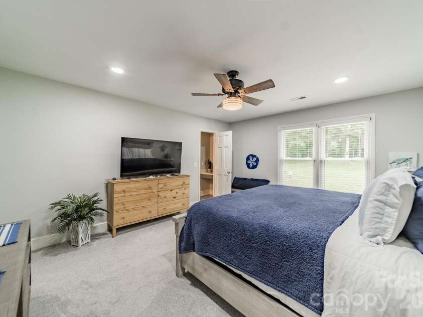 7400 Sample Road, Huntersville, NC 28078.  MLS# CAR4399650, YatesRealty ID 42923. 