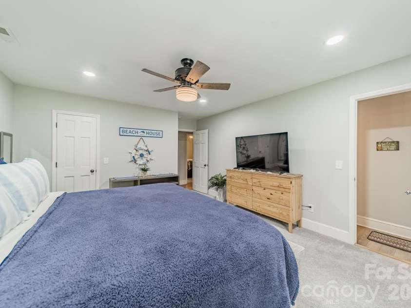 7400 Sample Road, Huntersville, NC 28078.  MLS# CAR4399650, YatesRealty ID 42923. 