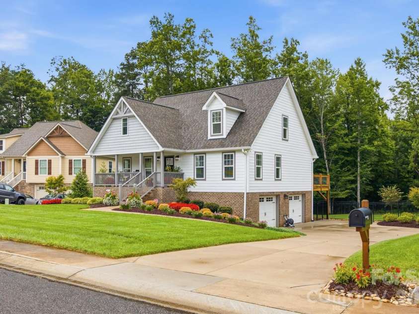 136 Maplewood Court, Hudson, NC 28638.  MLS# CAR4406755, YatesRealty ID 42924. 