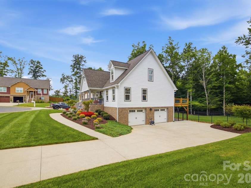 136 Maplewood Court, Hudson, NC 28638.  MLS# CAR4406755, YatesRealty ID 42924. 