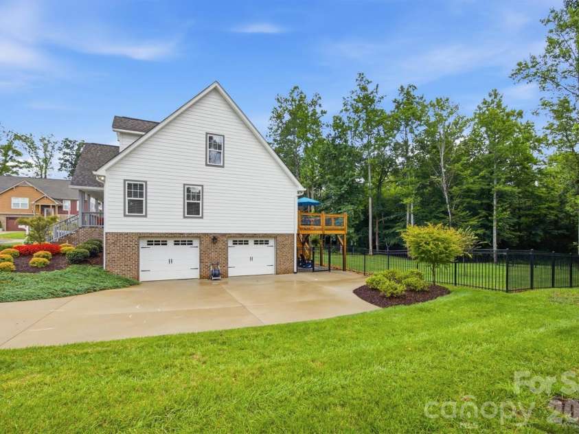 136 Maplewood Court, Hudson, NC 28638.  MLS# CAR4406755, YatesRealty ID 42924. 