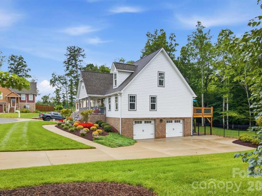 136 Maplewood Court, Hudson, NC 28638.  MLS# CAR4406755, YatesRealty ID 42924. 
