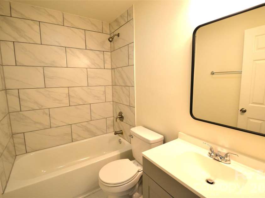 218 Odell Drive, Concord, NC 28025.  MLS# CAR4413079, YatesRealty ID 42925. Bathroom