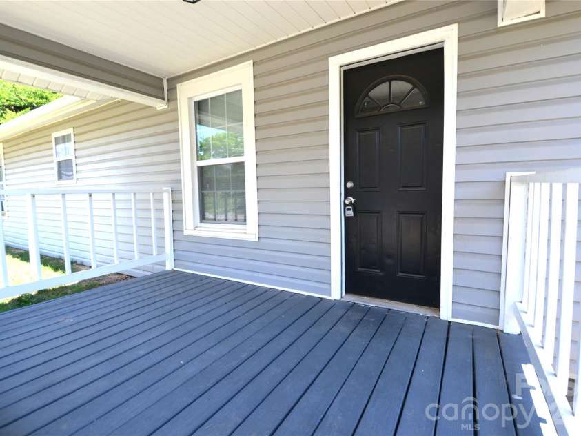 218 Odell Drive, Concord, NC 28025.  MLS# CAR4413079, YatesRealty ID 42925. Front Porch