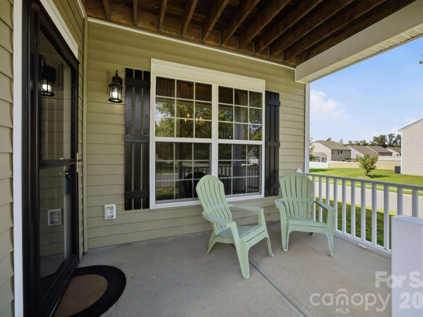 2233 Verde Creek Road, Charlotte, NC 28214.  MLS# CAR4396797, YatesRealty ID 42929. 