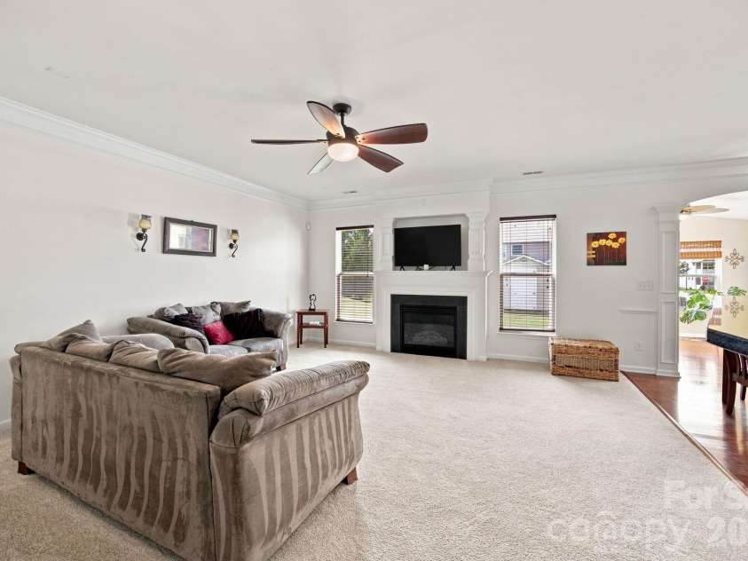 2233 Verde Creek Road, Charlotte, NC 28214.  MLS# CAR4396797, YatesRealty ID 42929. 