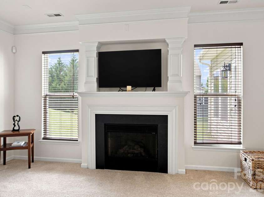 2233 Verde Creek Road, Charlotte, NC 28214.  MLS# CAR4396797, YatesRealty ID 42929. 