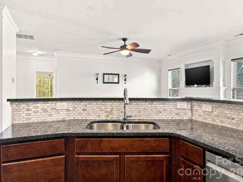 2233 Verde Creek Road, Charlotte, NC 28214.  MLS# CAR4396797, YatesRealty ID 42929. 