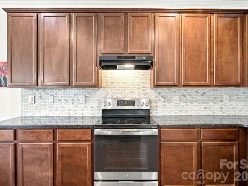 2233 Verde Creek Road, Charlotte, NC 28214.  MLS# CAR4396797, YatesRealty ID 42929. 