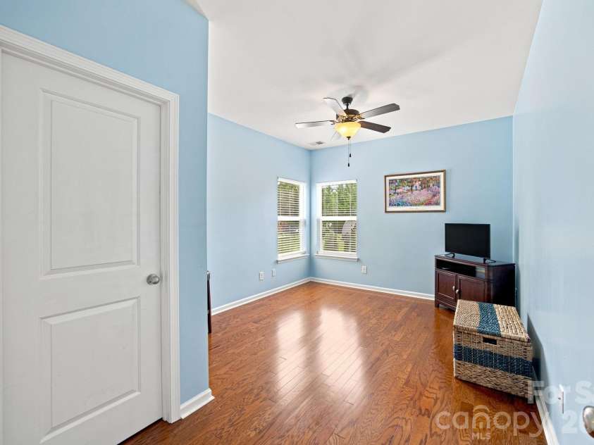 2233 Verde Creek Road, Charlotte, NC 28214.  MLS# CAR4396797, YatesRealty ID 42929. 
